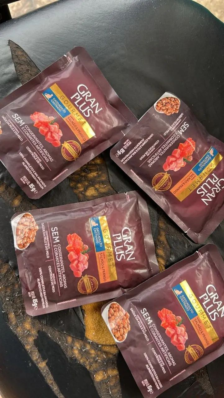 Ração premium, Areia higiênica e sachês para gato adulto - Foto 3