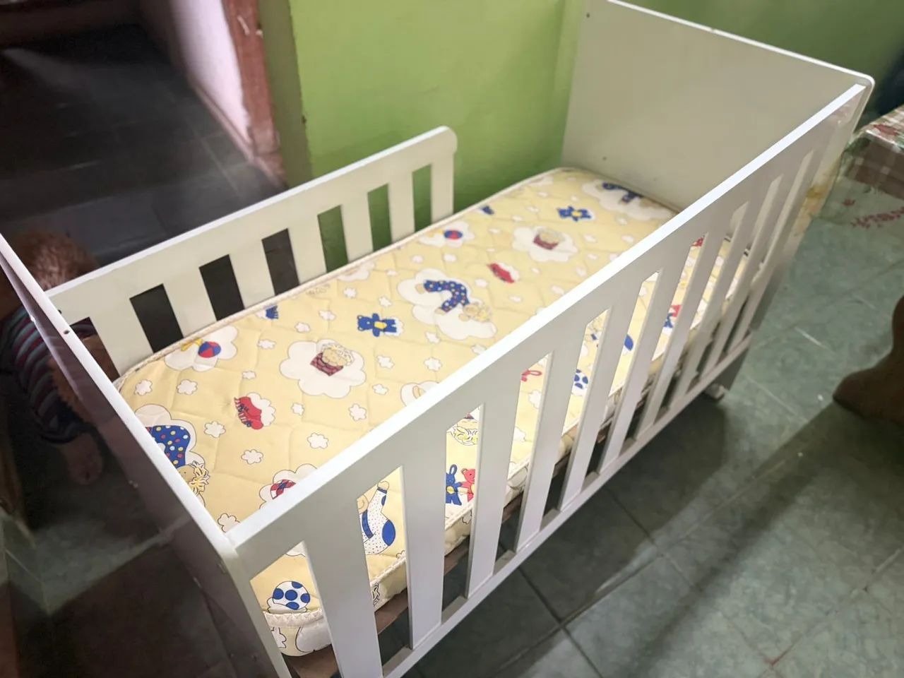 Berço com acesso a entrada + colchão novo - Foto 5