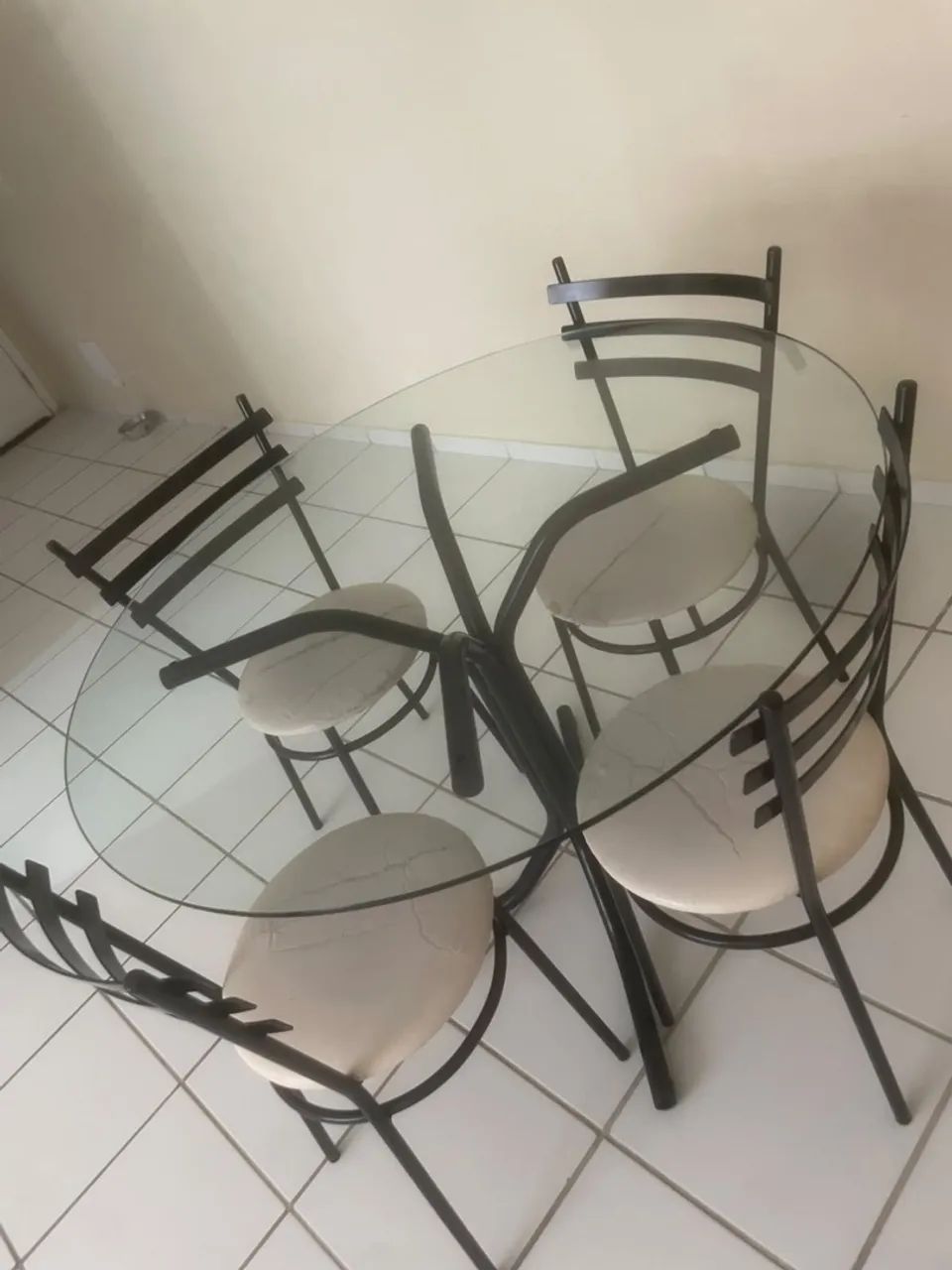 Mesa de vidro 4 cadeiras