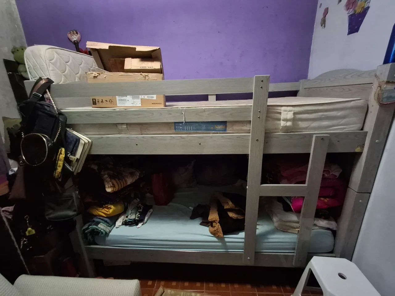 Cama beliche cinza