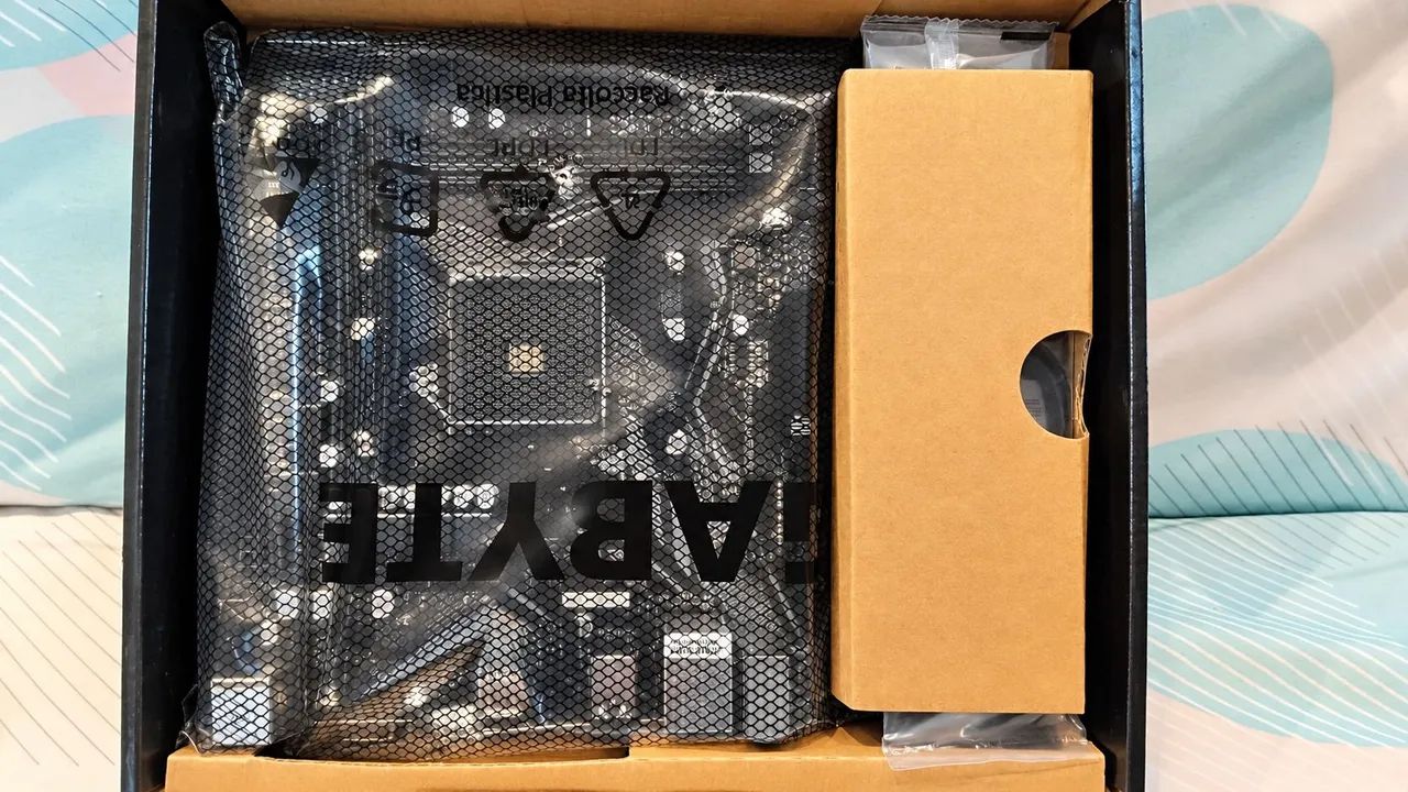 PLACA MAE GIGABYTE A520M K V2 - NOVA NUNCA USADA - Foto 2
