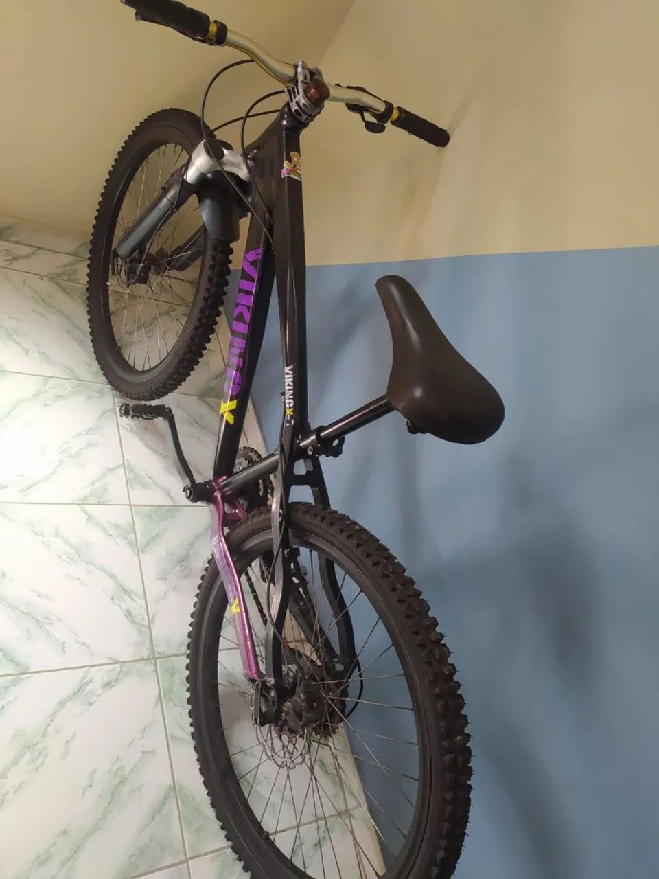 Bicicleta vikingx preto com lilás  - Foto 3