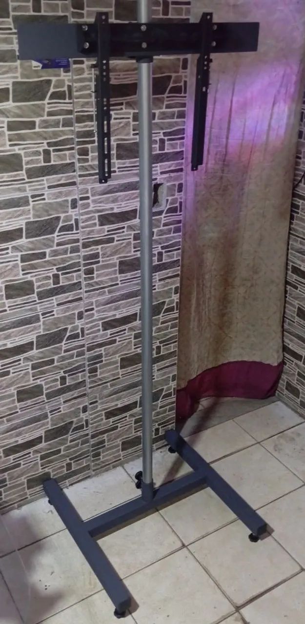 SUPORTE PARA TV MODELO PEDESTAL REGULÁVEL DE 32 A 60 POLEGADAS 
