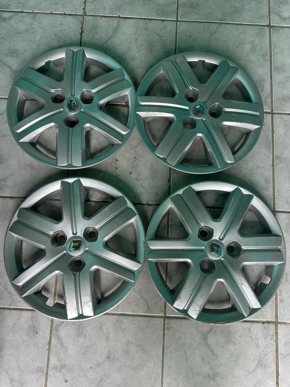 Calotas original Kwid  - Foto 2