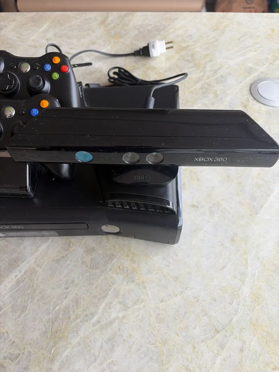 Microsoft Xbox 360 c/ Kinect, 2 controles e 12 jogos - Foto 4