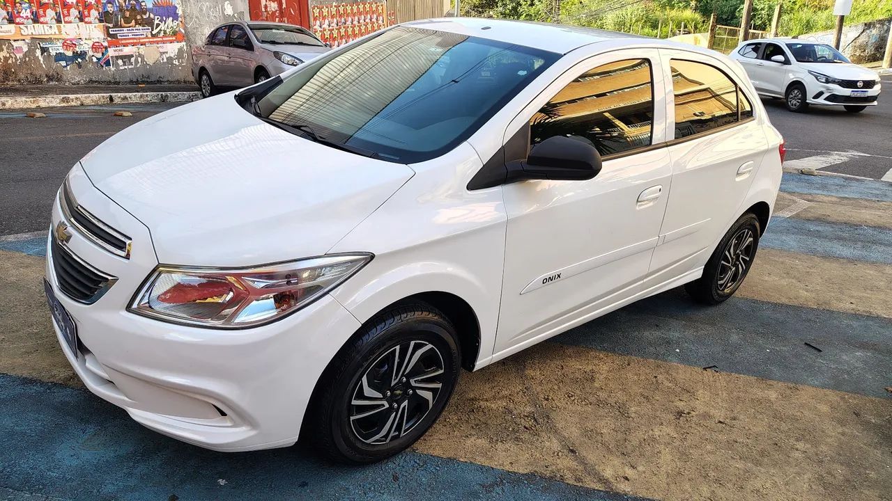 Chevrolet Onix ONIX HATCH LT 1.0 8V FLEXPOWER 5P MEC. 2016