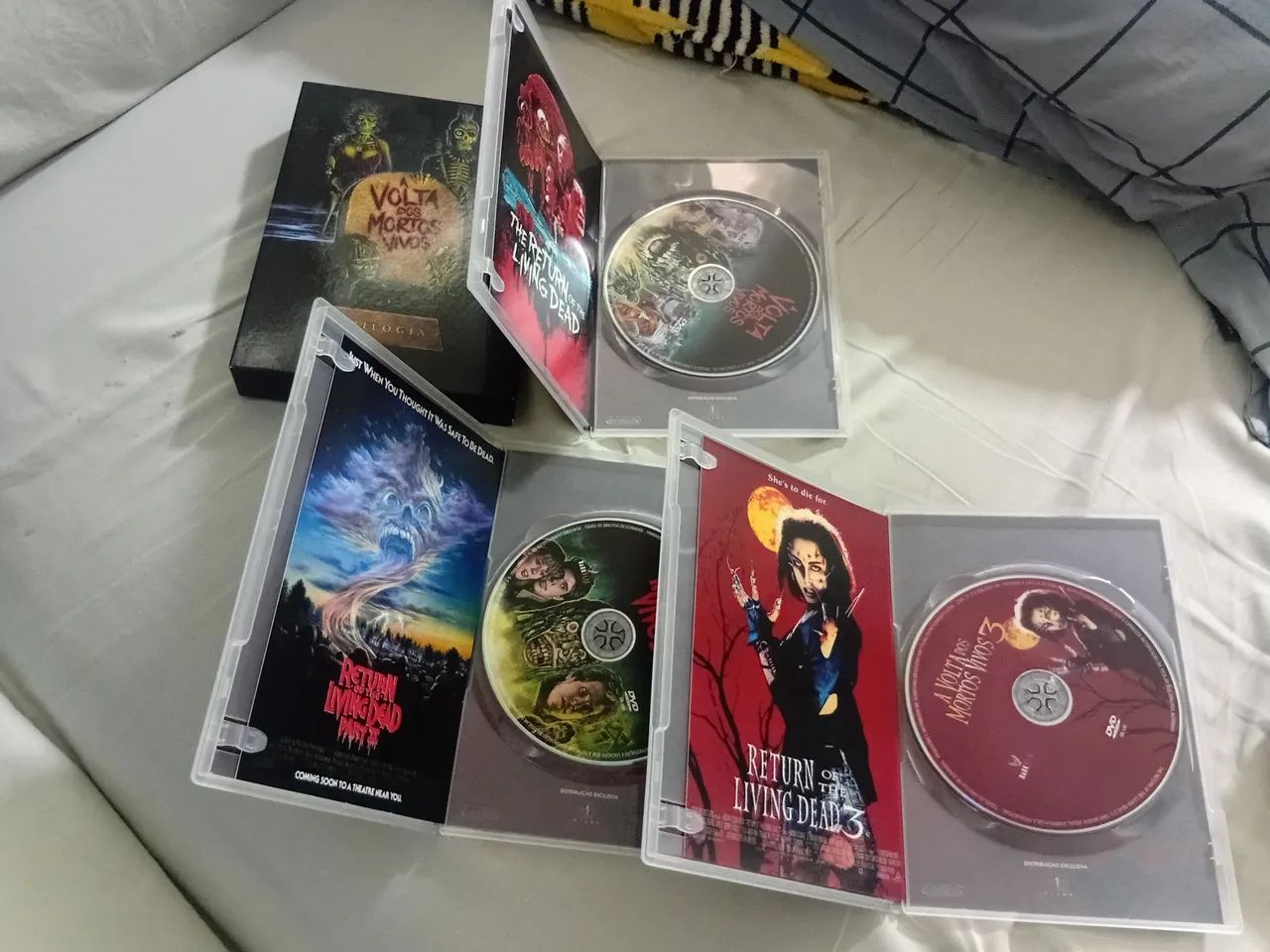 Coleção dvd A Volta dos Mortos Vivos - Foto 3