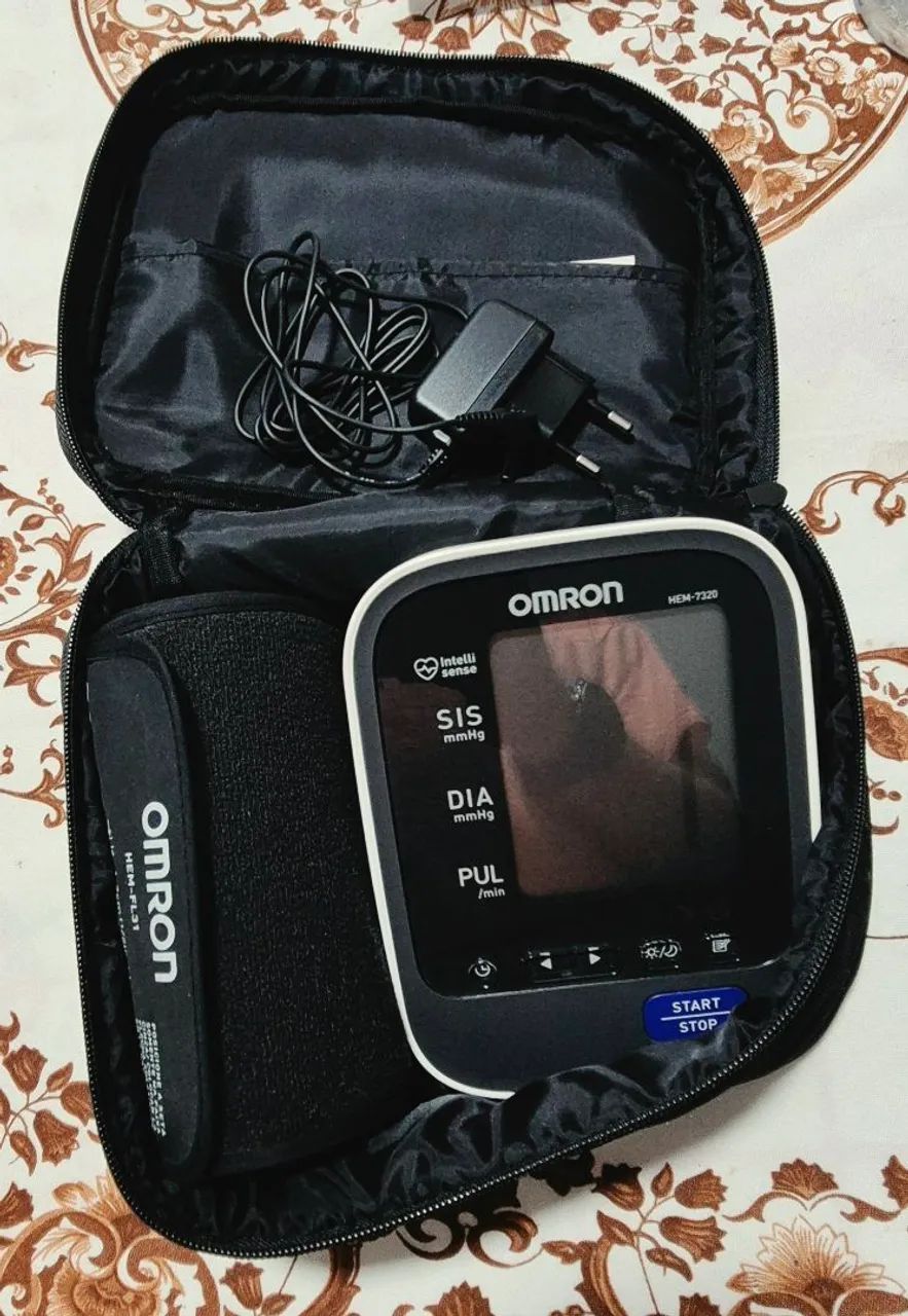 Monitor de Pressão Arterial OMRON HEM-7320