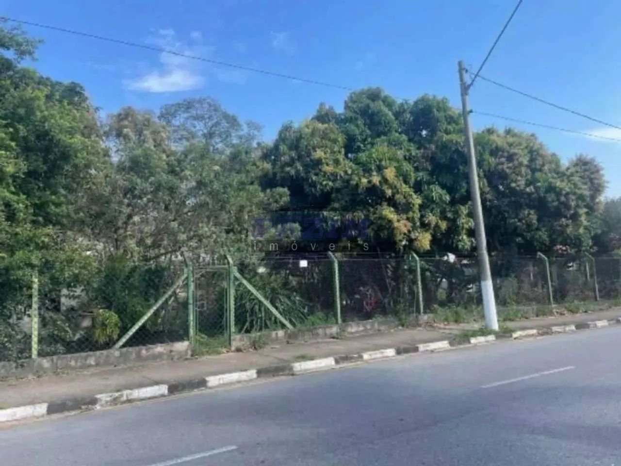 Terreno Comercial com 1.407 m² e frente para duas ruas. - Foto 2