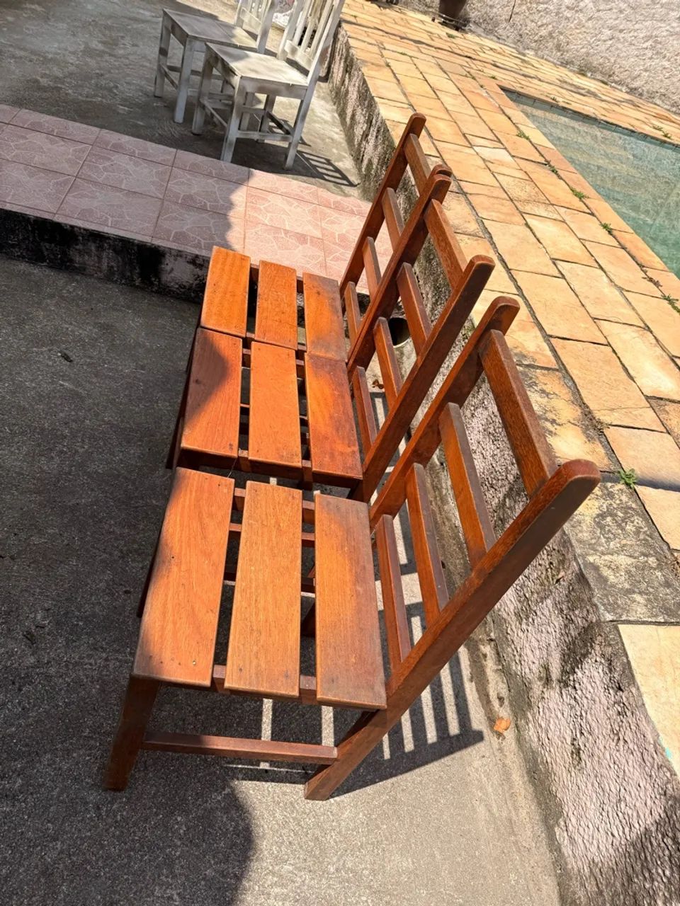 Cadeiras em madeira maciça (trio) - Foto 4