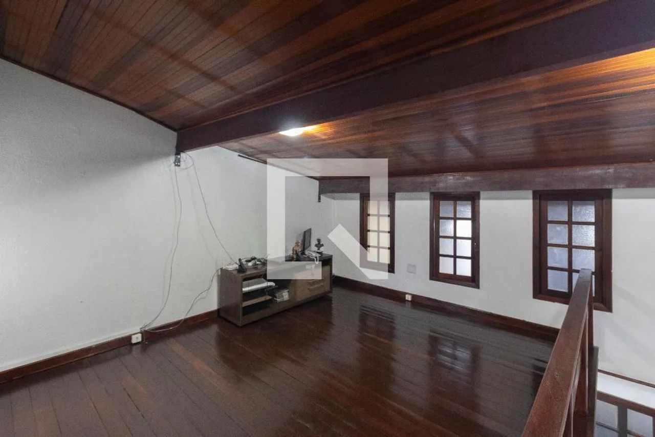 Casa à Venda - Vila Augusta, 5 Quartos, 297 m2