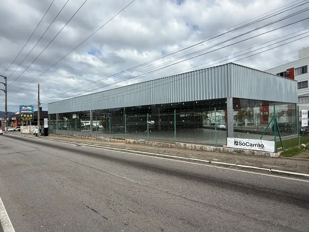 750 m² em ponto comercial estratégico na Ivo Silveira