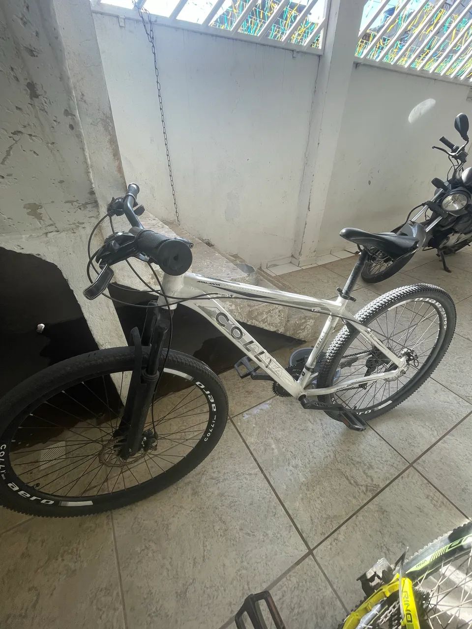 Bicicleta aro 29 branca usada - Foto 2