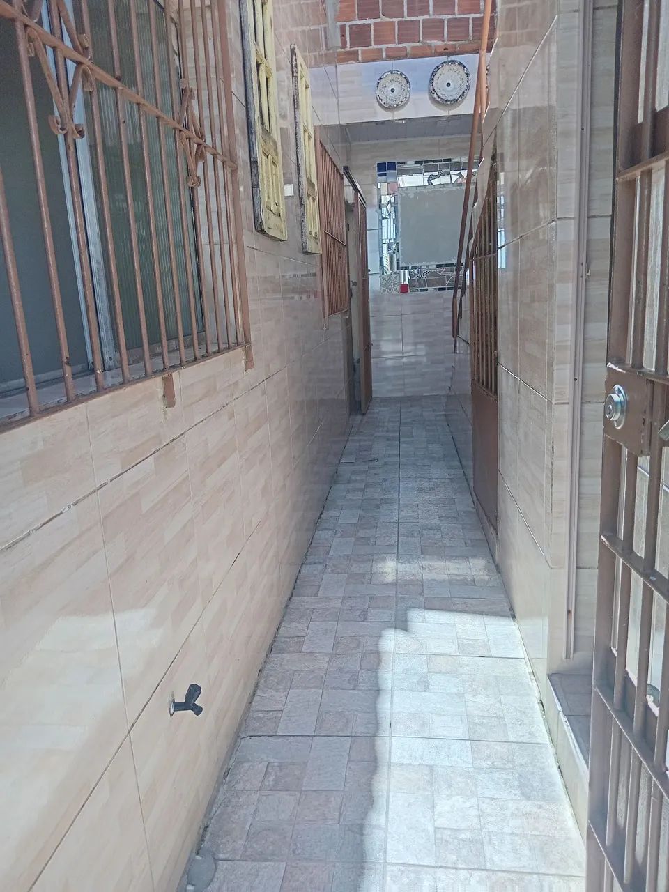 Casa dúplex bastante agradável, com ampla área interna e externa em Carne de Vaca! - Foto 2