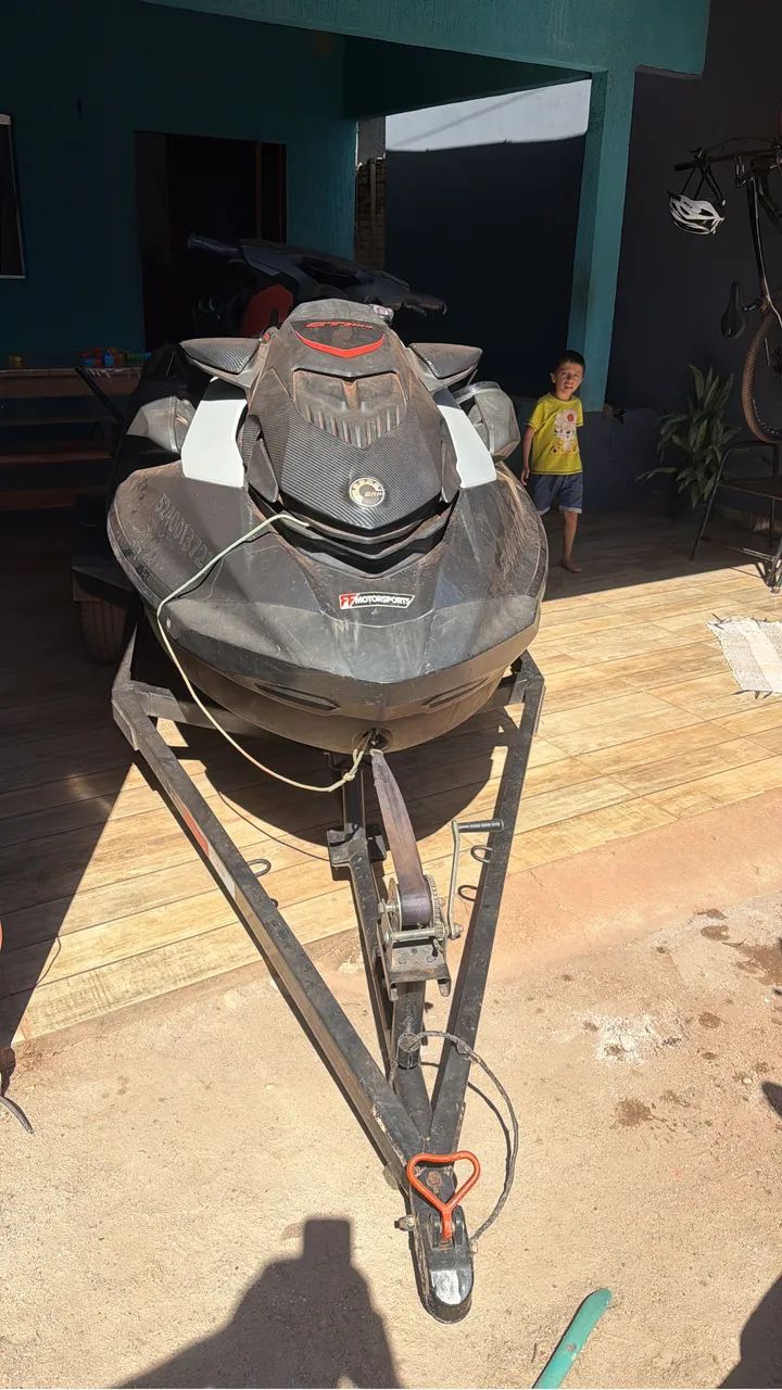Vende se este jetski com 90 hrs - Foto 3