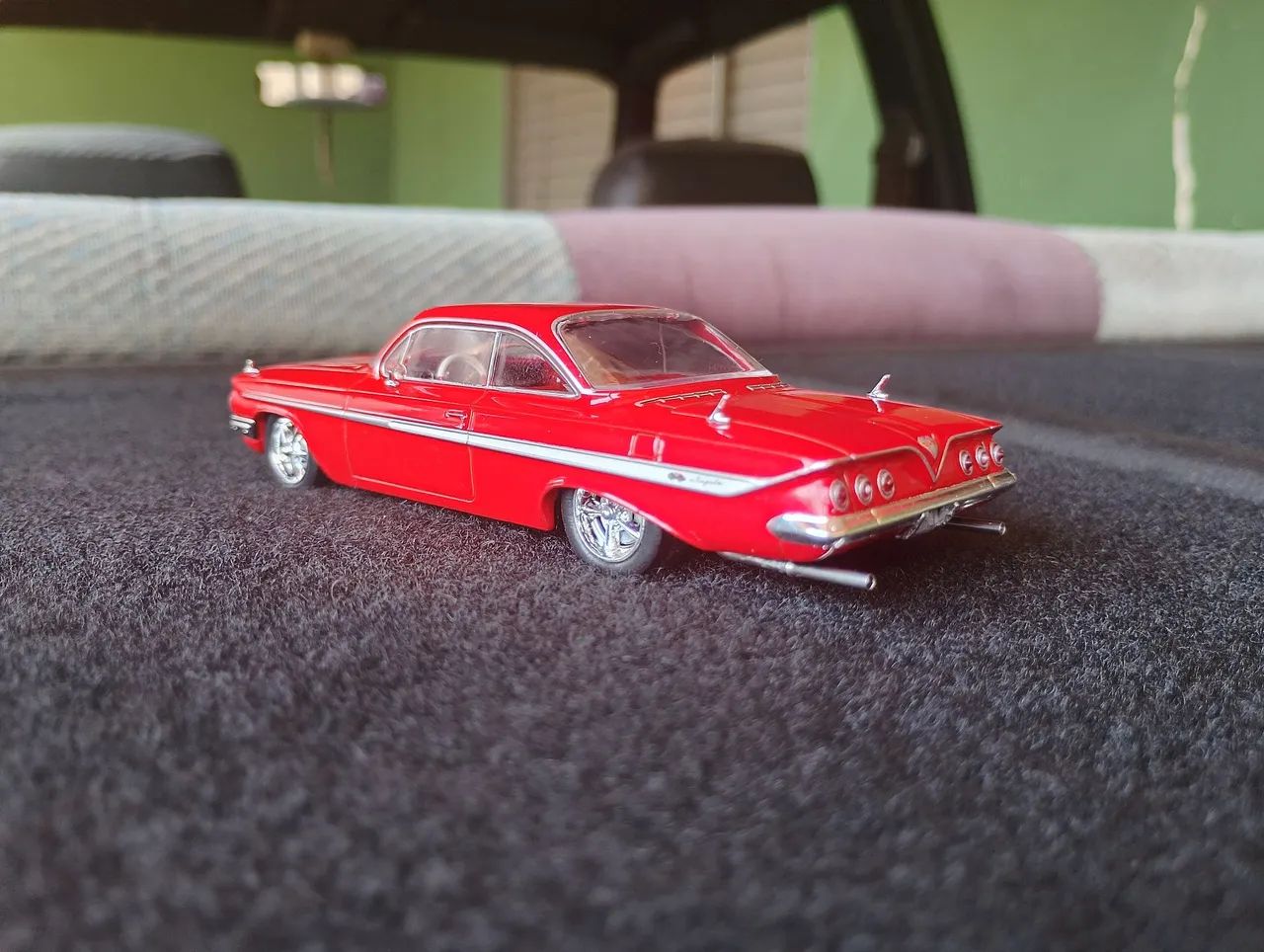 Miniatura Chevy Impala 1961 - Foto 3