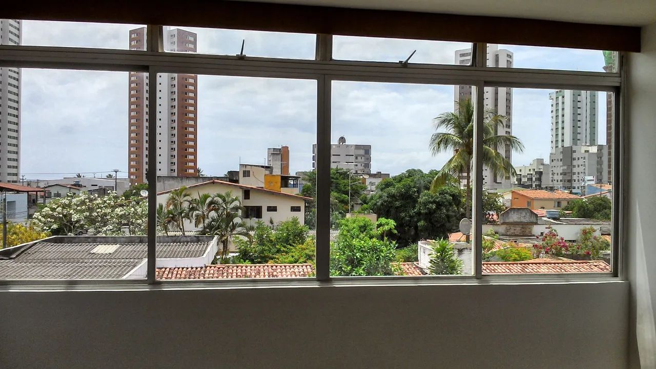 Apartamento amplo próximo ao mar - Foto 2