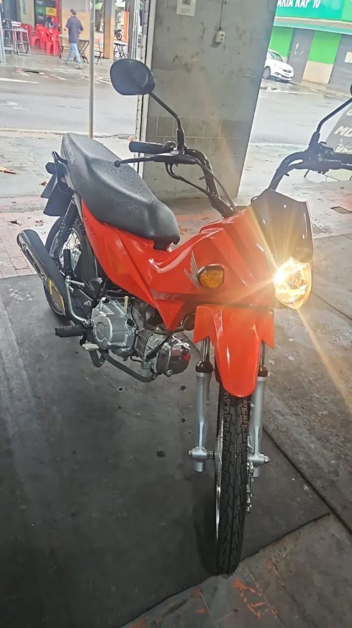 Moto impecável, revisada e muito bem cuidada.