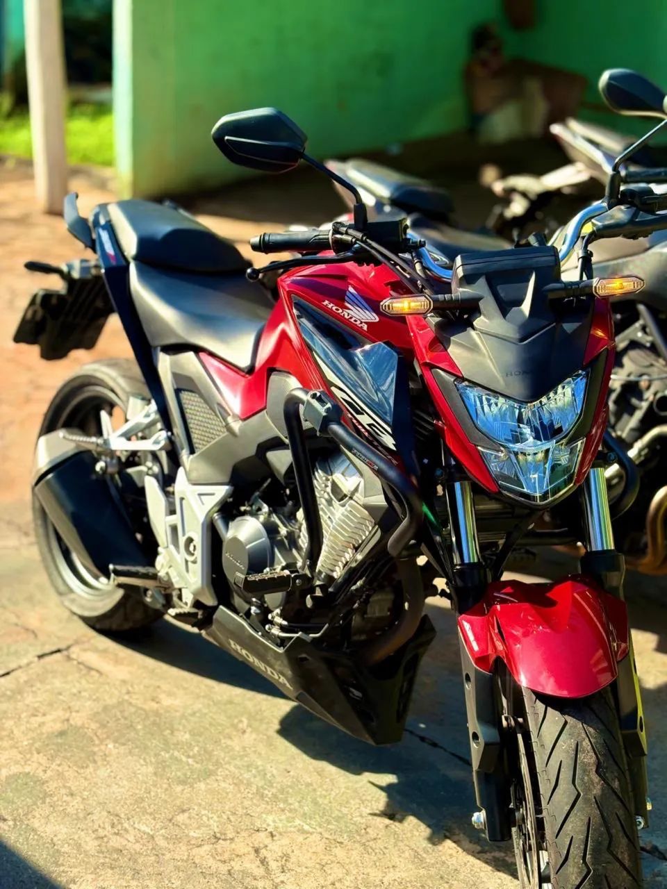 Cb300F com 7 Mil KM