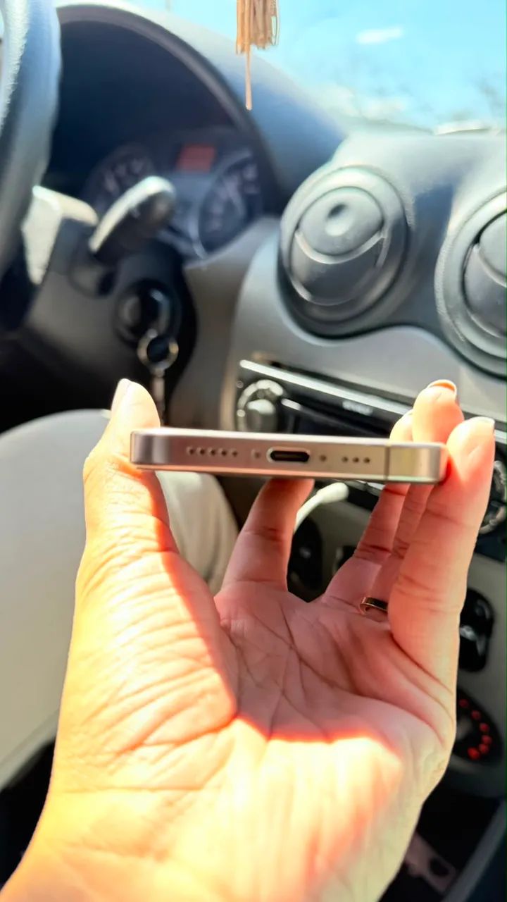 iPhone 16 pro 128 gb - Foto 3