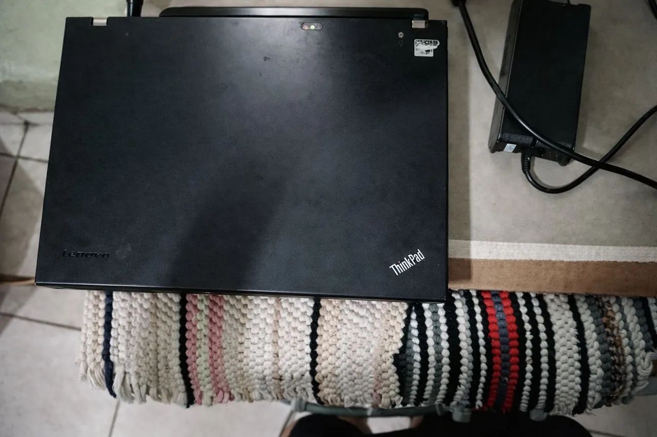 Vendo notebook Lenovo t400 - Foto 3