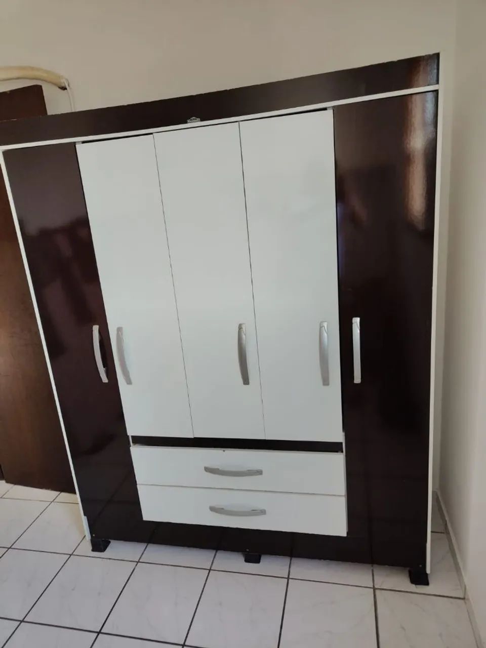 Guarda roupa de solteiro 