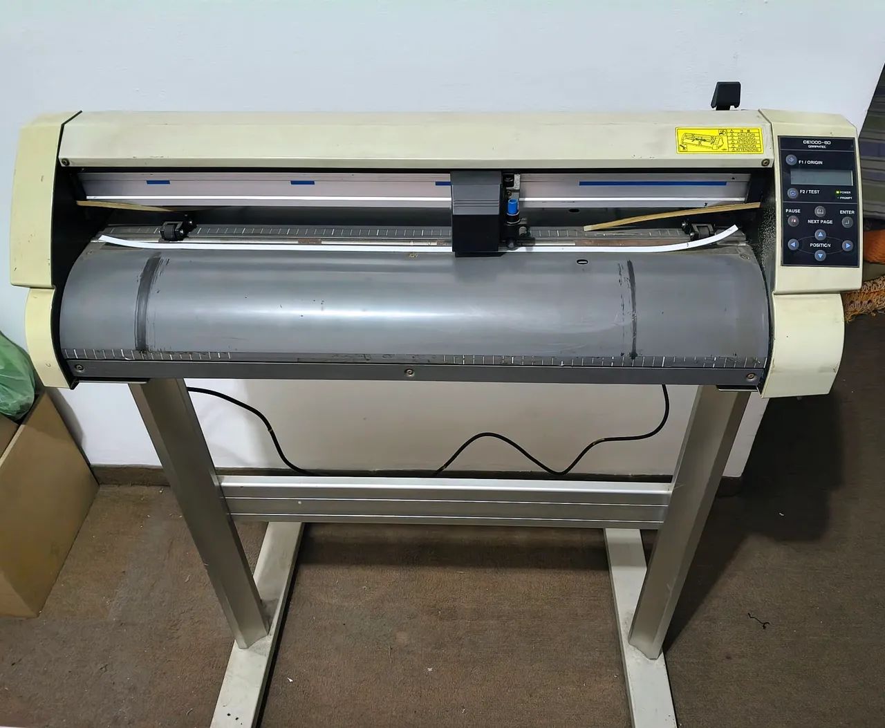Plotter de recorte Graphtec CE1000-60 (para retirada de peças ou revisão)