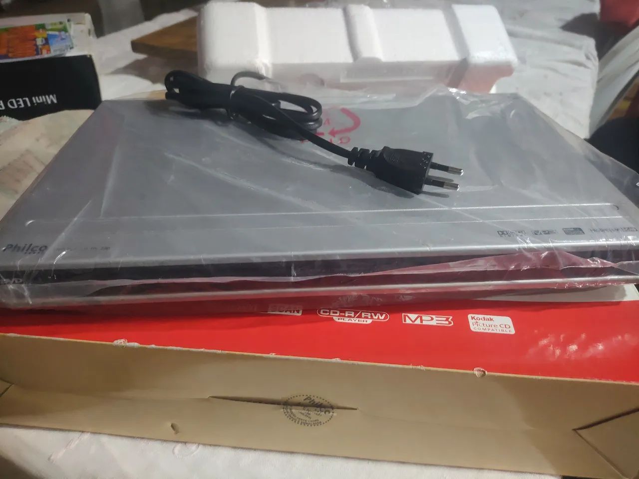 Dvd na caixa nunca usado - Foto 4