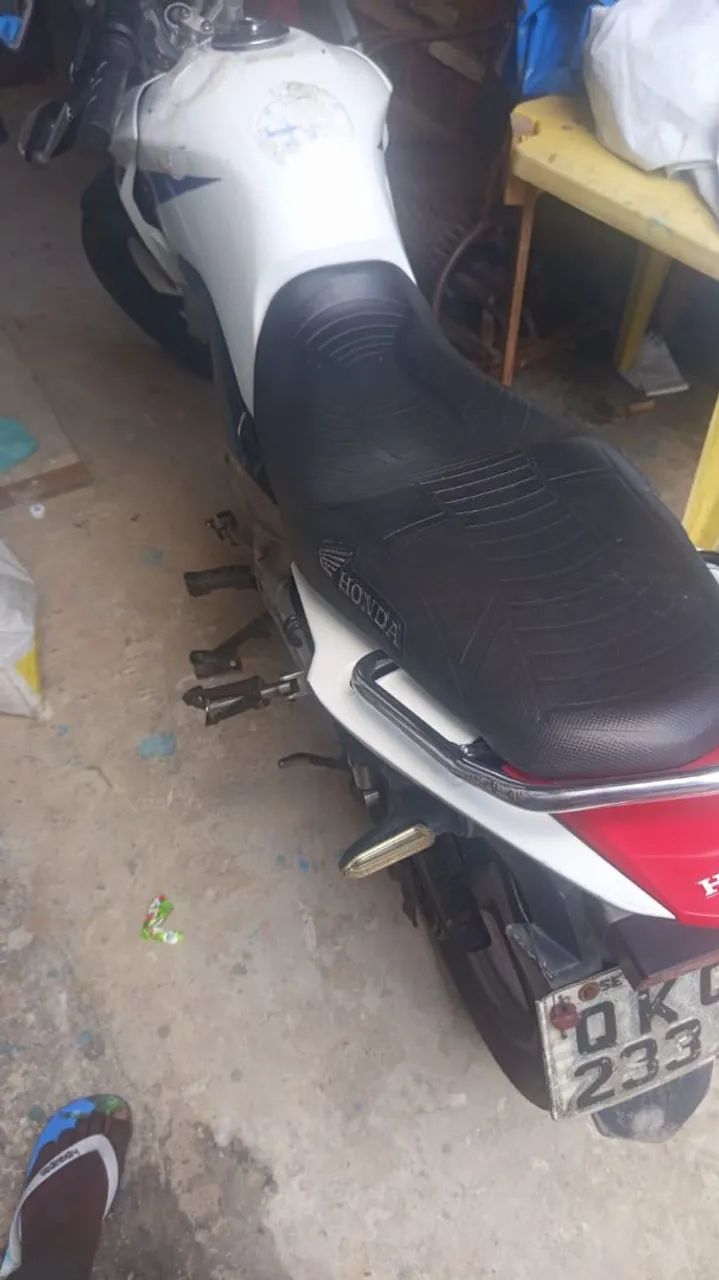 Vendo 150 tinta 2015