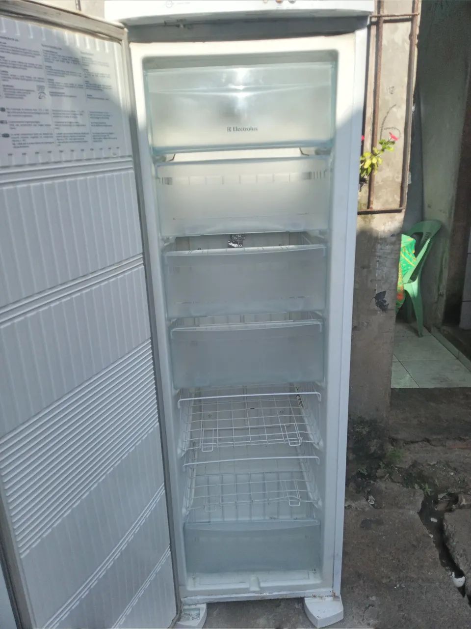 Vendo FREEZER funcionando Electrolux  - Foto 3