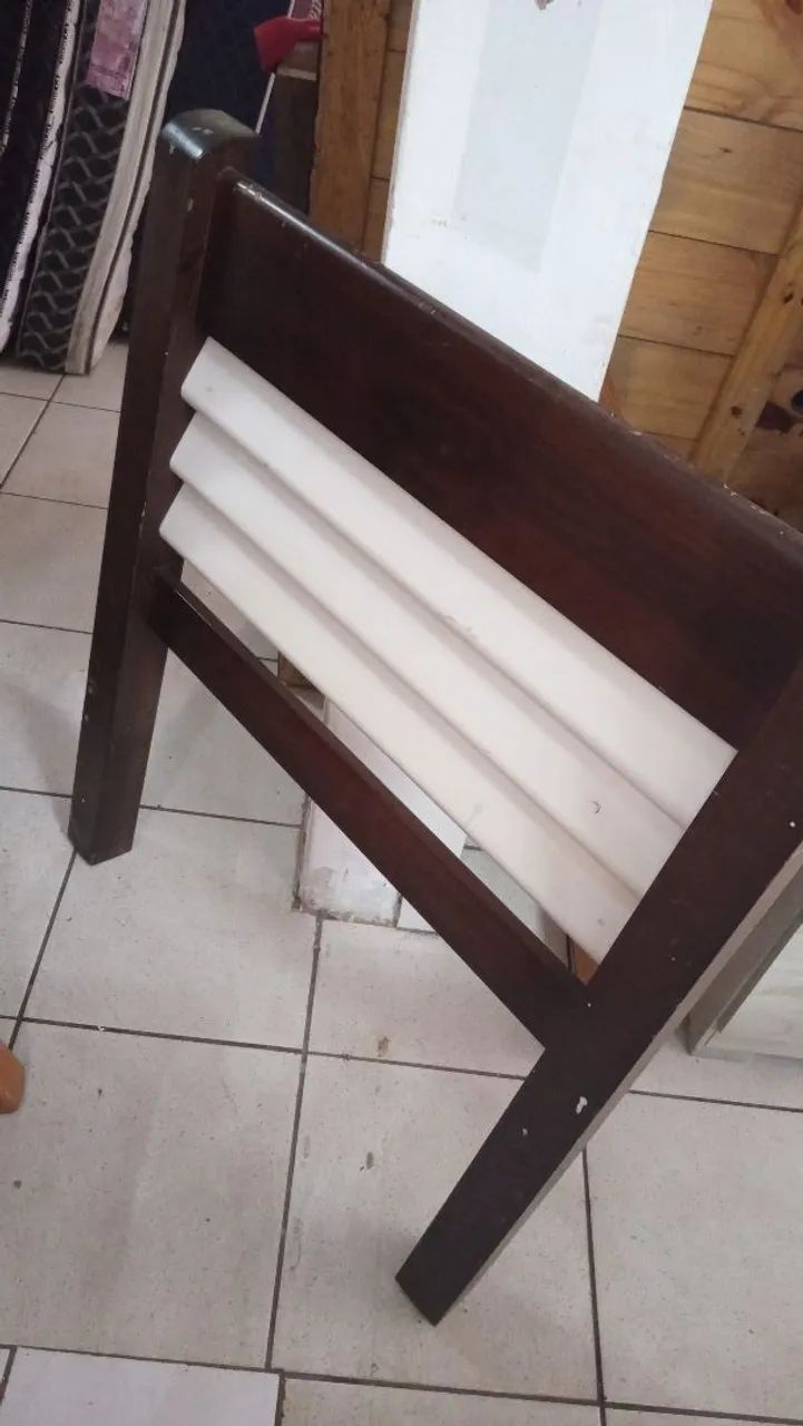 VARIAS CAMAS DE MADEIRA COMPLETAS TENHO OUTROS MODELOS E MÓVEIS  - Foto 4