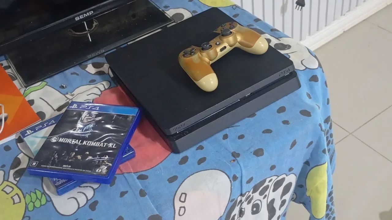 PS4 SLIM - 2 CONTROLES - Foto 2