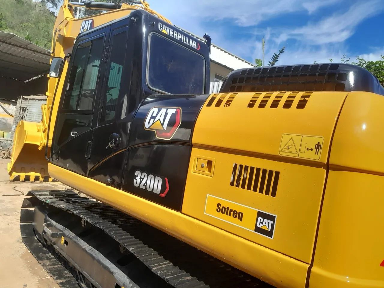 Escavadeira Caterpillar DL2 320  - Foto 3