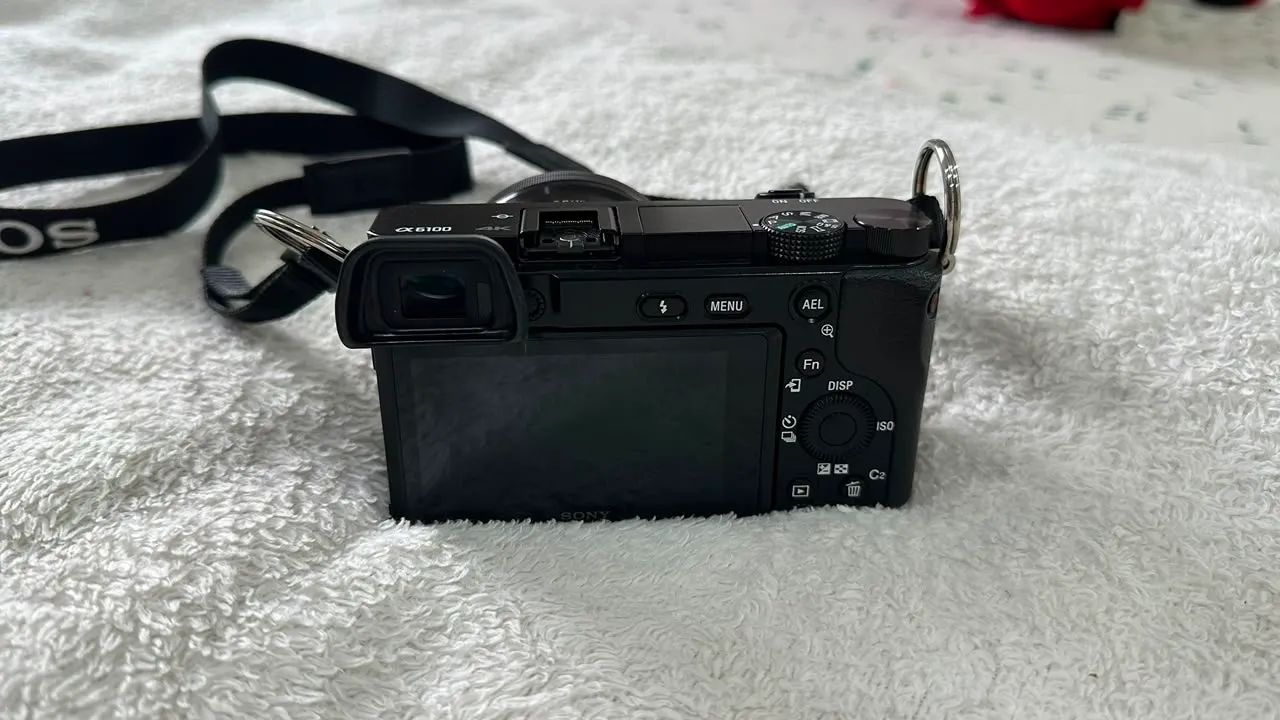 Câmera Sony A6100