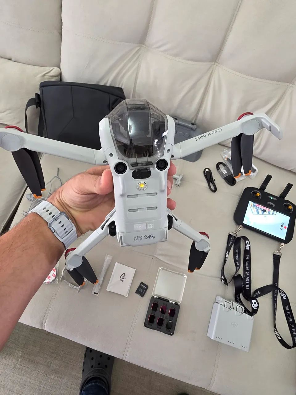 DJI Mini 4 Pro Fly More Combo + RC 2 com tela - Foto 2