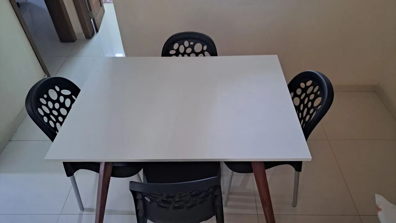 Mesa com 4 cadeiras - Foto 2