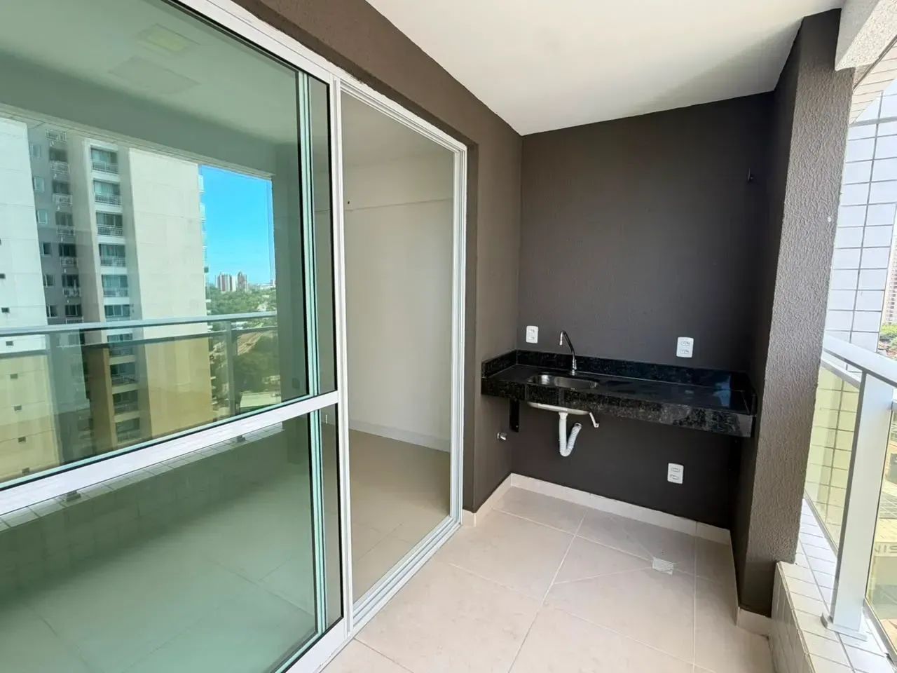 Apartamento no Guararapes de 70 m², com 2 quartos, 2 vagas e voltado para Nascente. - Foto 3