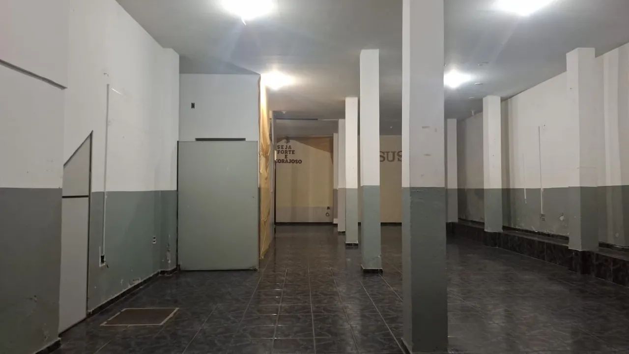 Loja espaço amplo
