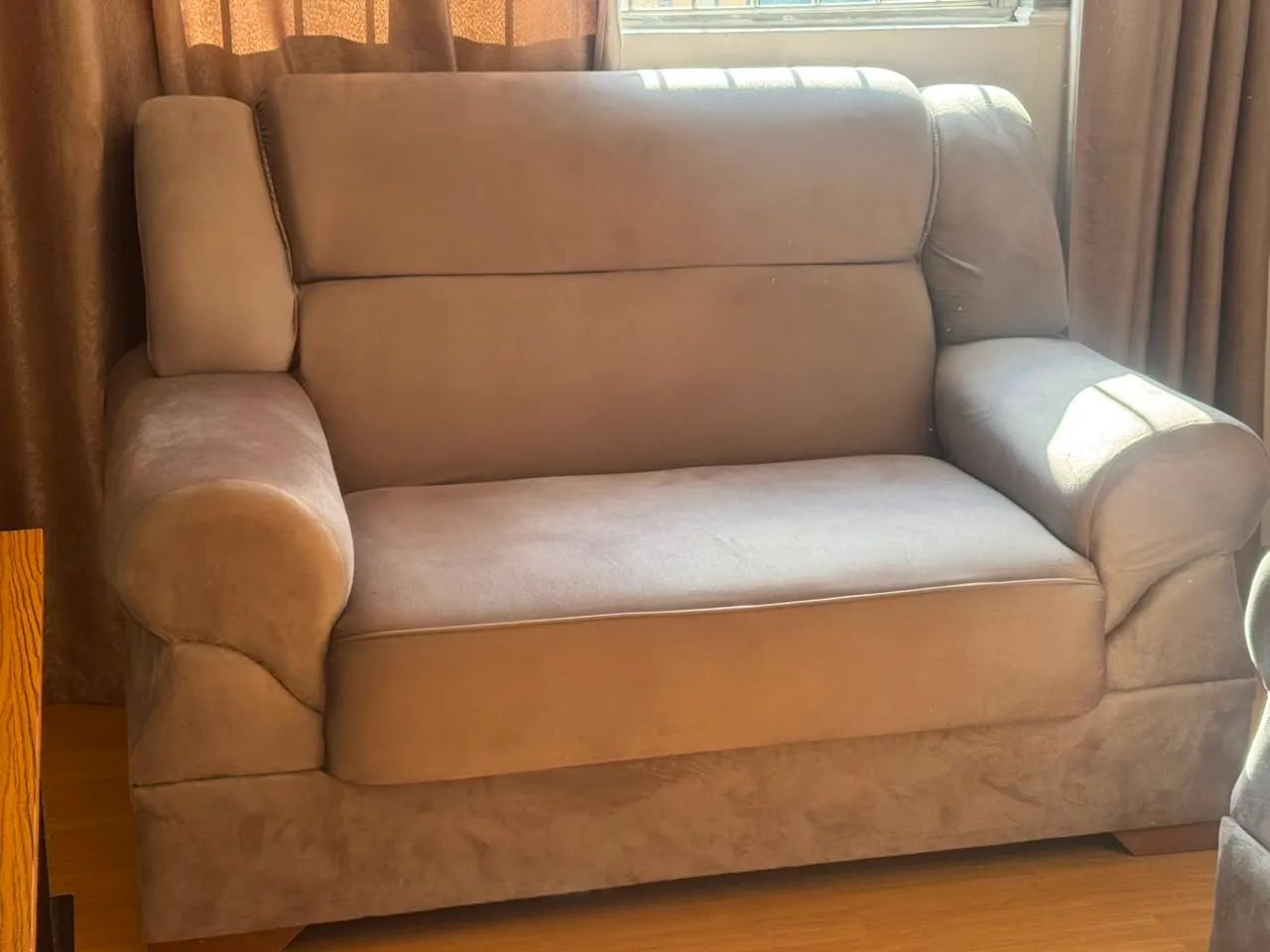 CONJUNTO DE SOFÁS À VENDA - 2 E 3 LUGARES - Foto 2