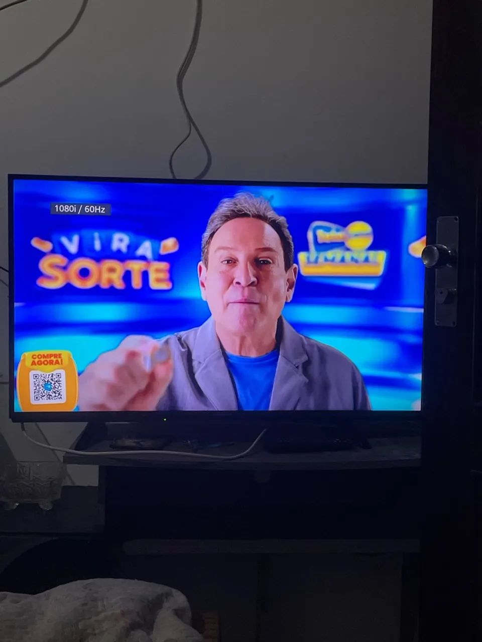 Vende-se uma televisão de 40 polegadas - Foto 2