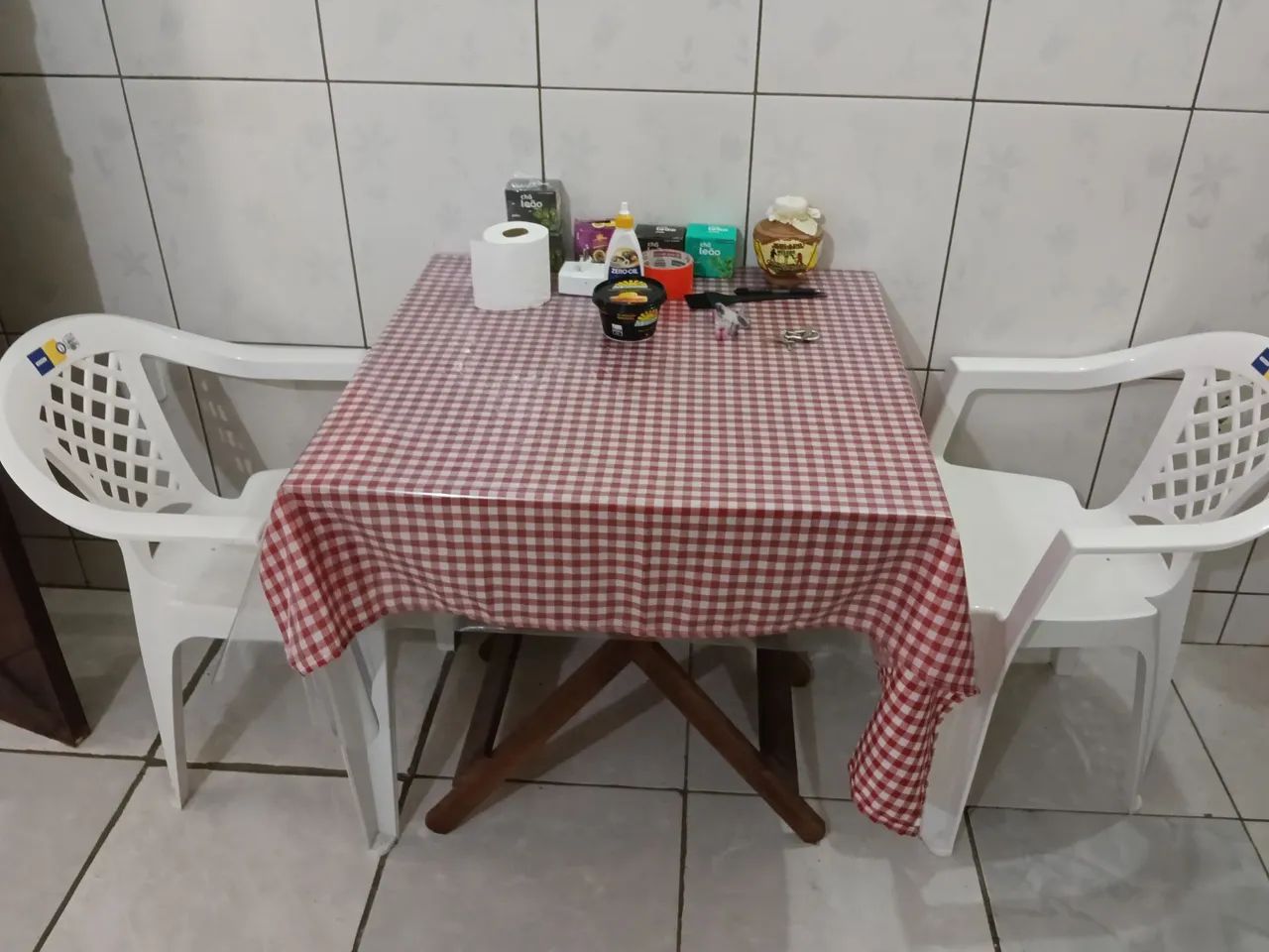 Mesa Madeira com 2 Cadeiras 
