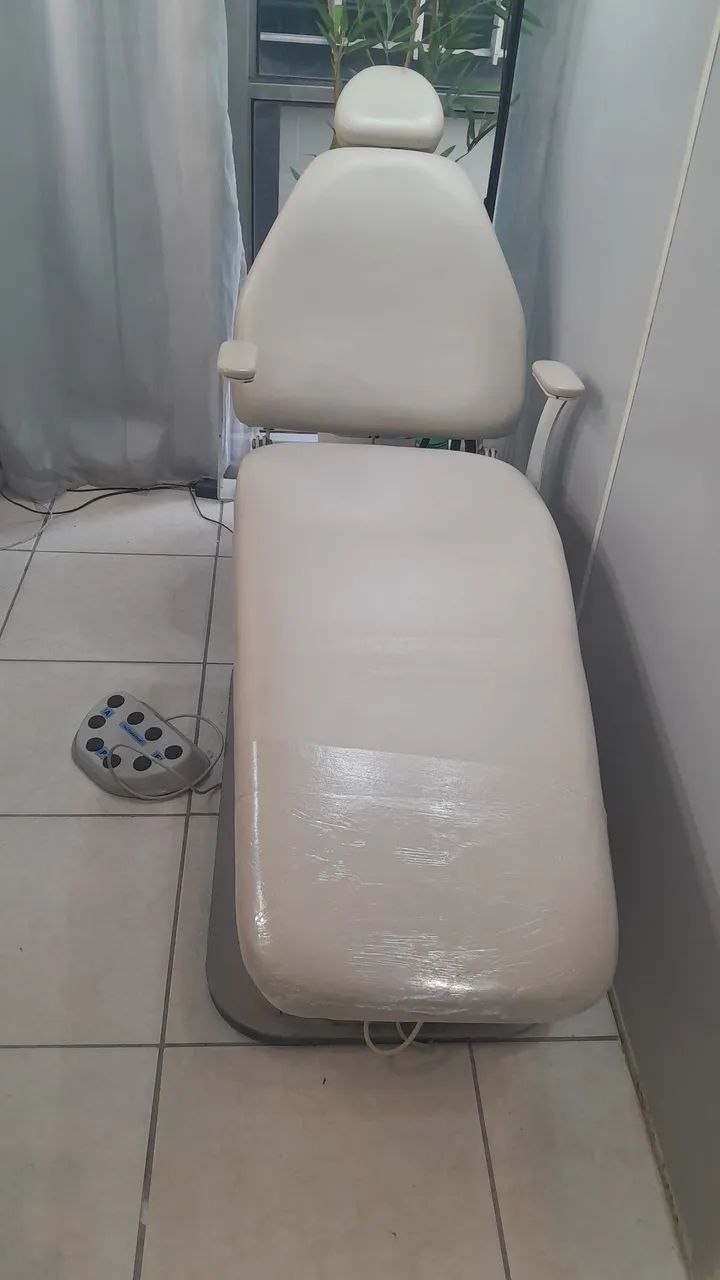 Cadeira odontológica usada 