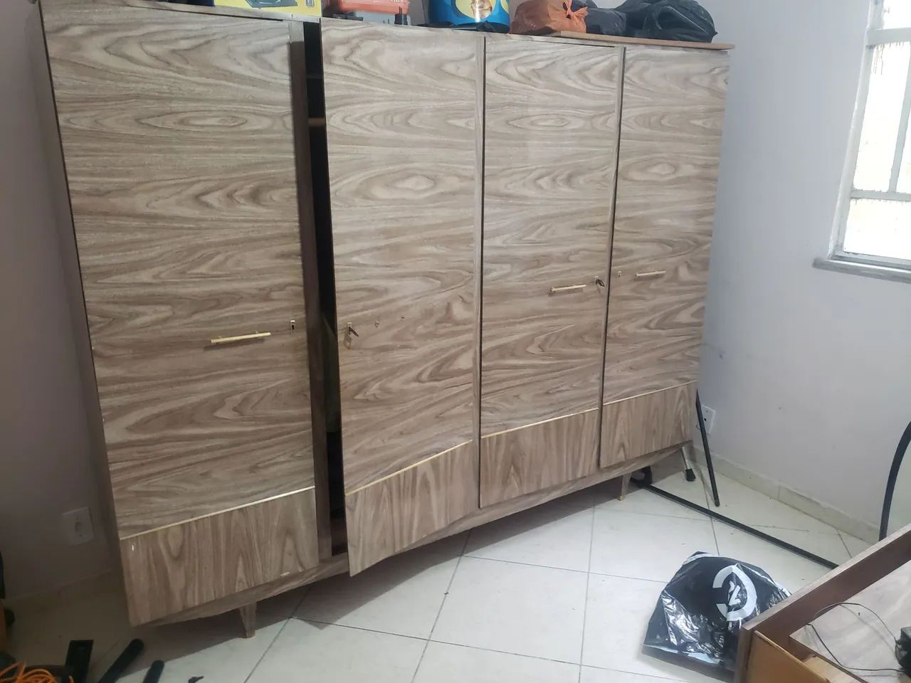 Guarda roupa antigo e penteadeira - Foto 3