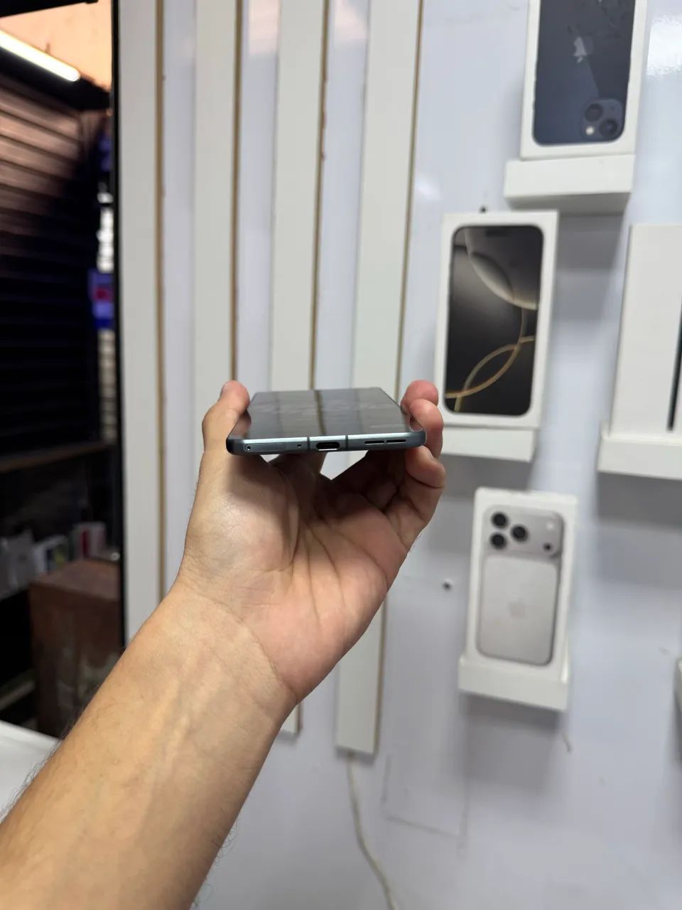 MOTO EDGE 70 - 512GB / 12 RAM  - Foto 2