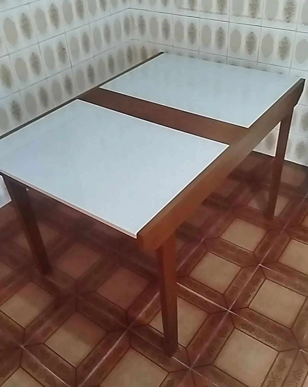 Cama extensível com 04 cadeiras ótimo estado . - Foto 3