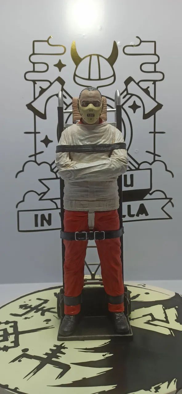  Hannibal Lecter ( com 36cm ) escala 1/6.