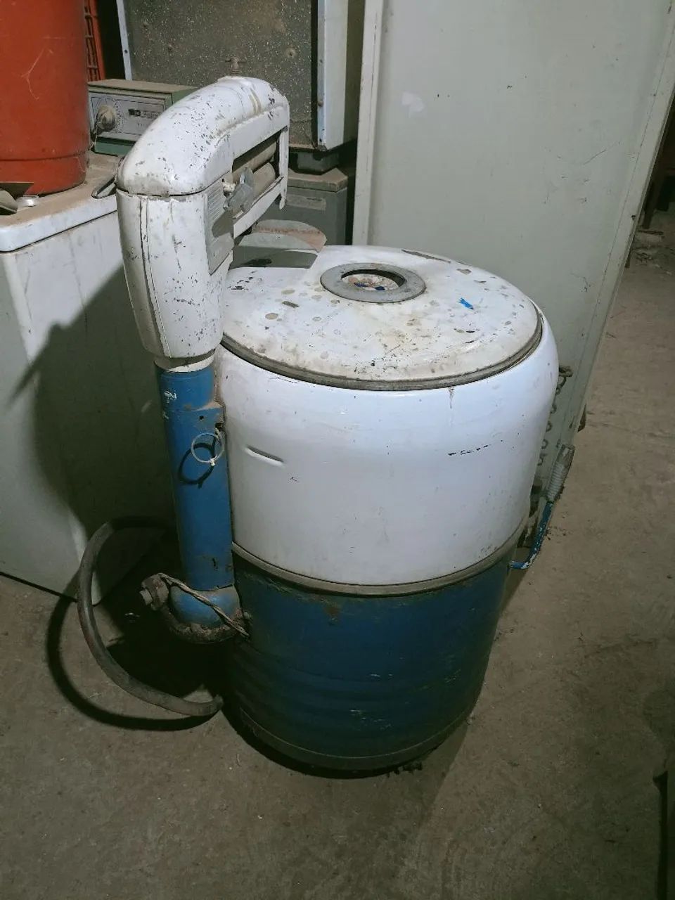 Máquina de lavar roupa antiga  - Foto 2