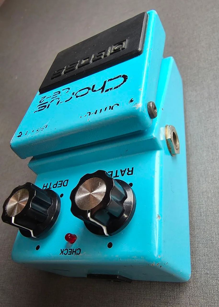 Boss Ce-2 (made In Japan) Vintage Silver Screw - Instrumentos
