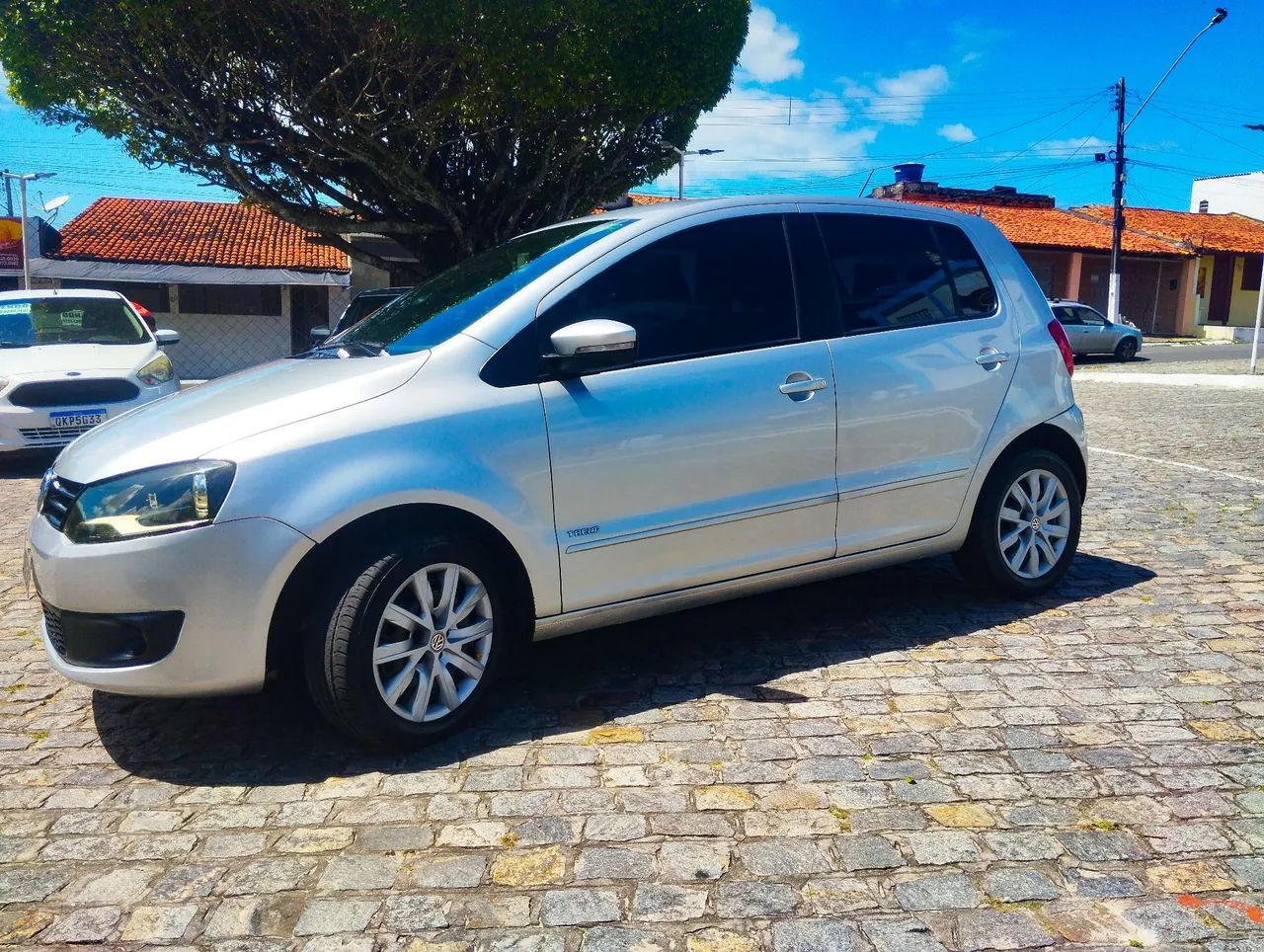 Volkswagen Fox 1.0 MI Total Flex 8V 5P 2014 - Foto 4