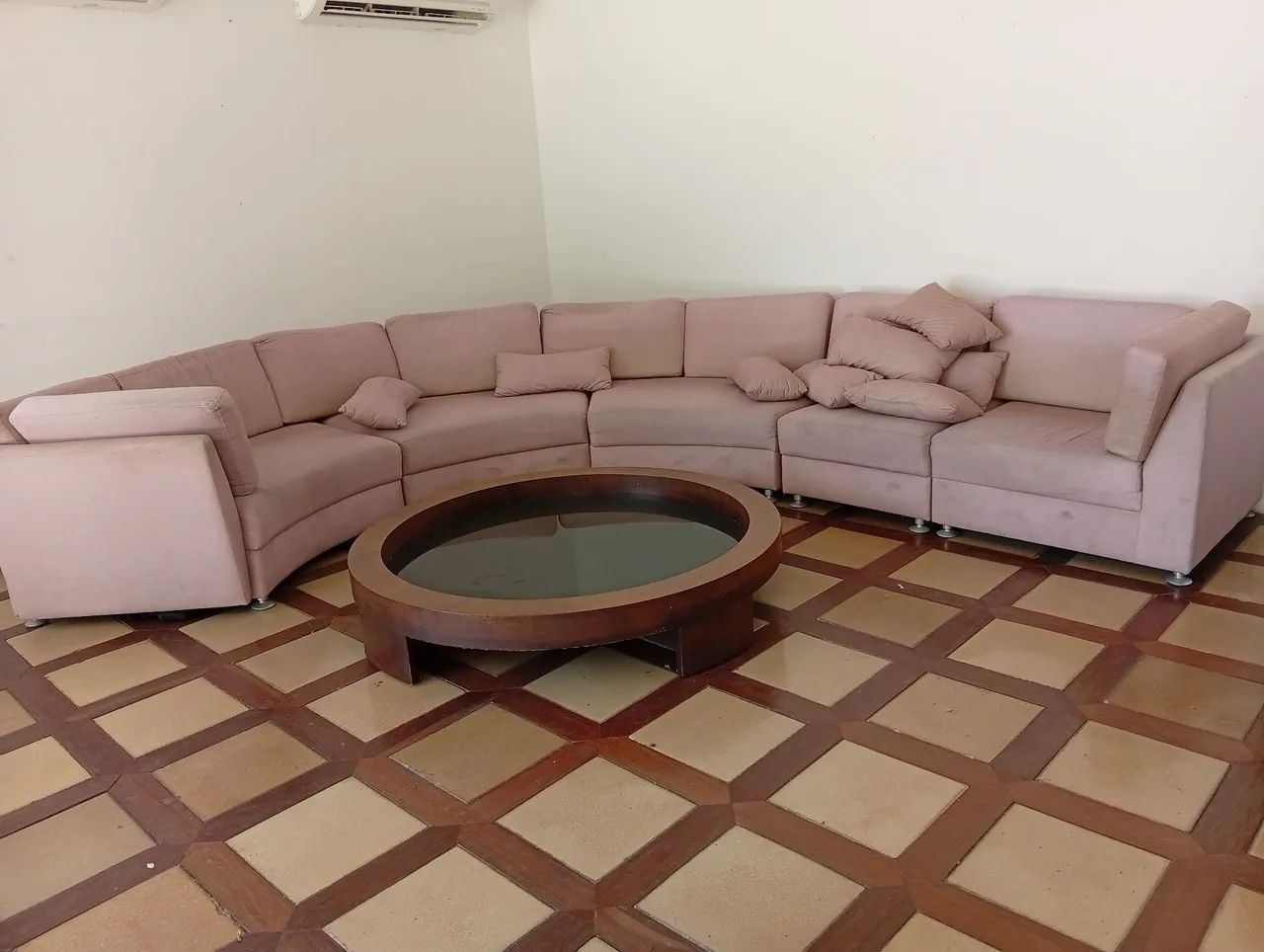 Vendo Sofá com centro 